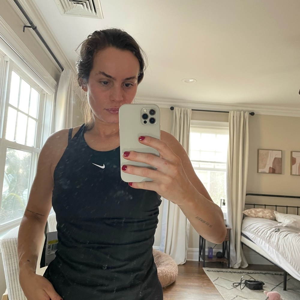 Nike workout top - Picture 3 of 3